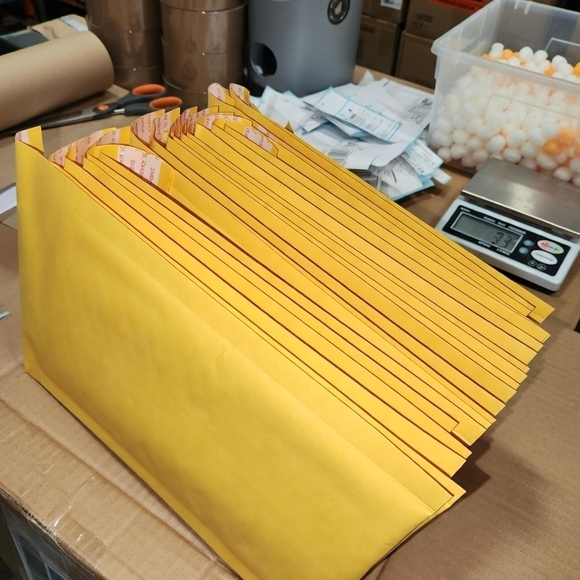 Holidaygall BOUTIQUE Other - 4 × 8-Yellow Shipping Bubble Mailers - Durable Self-Seal Envelopes (25)